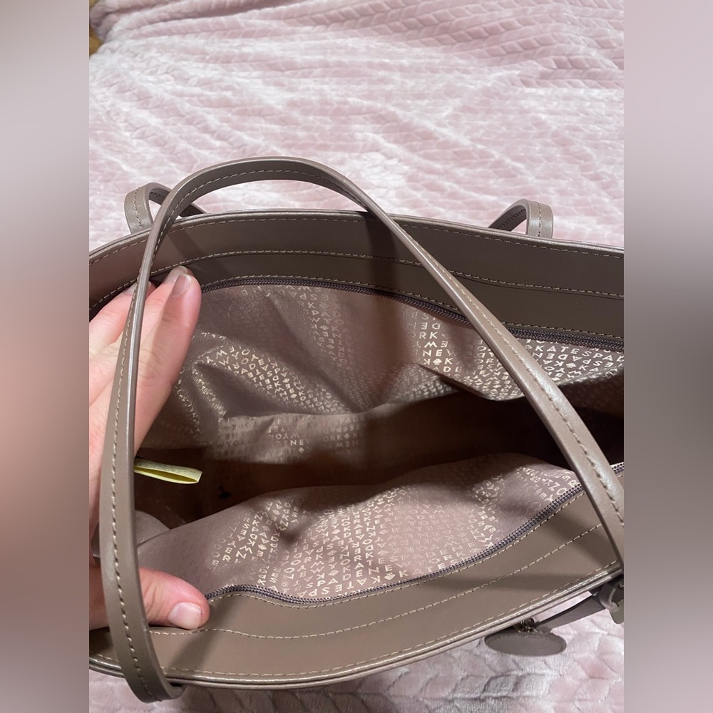 Kate Spade Tote - Picture 2 of 2